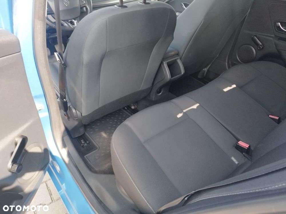 Renault Megane dCi 110 FAP Paris - 10