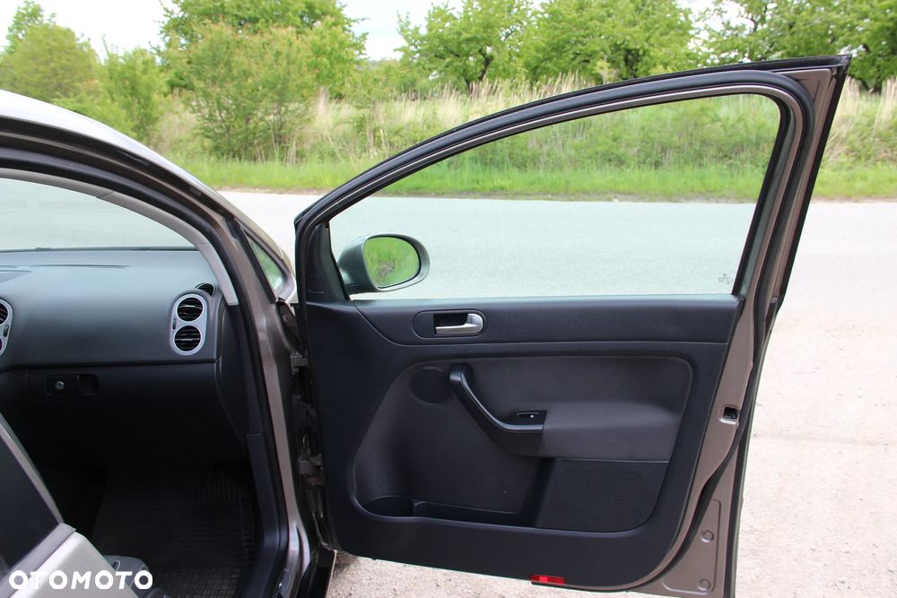 Volkswagen Golf Plus 1.6 TDI DPF DSG MATCH - 16