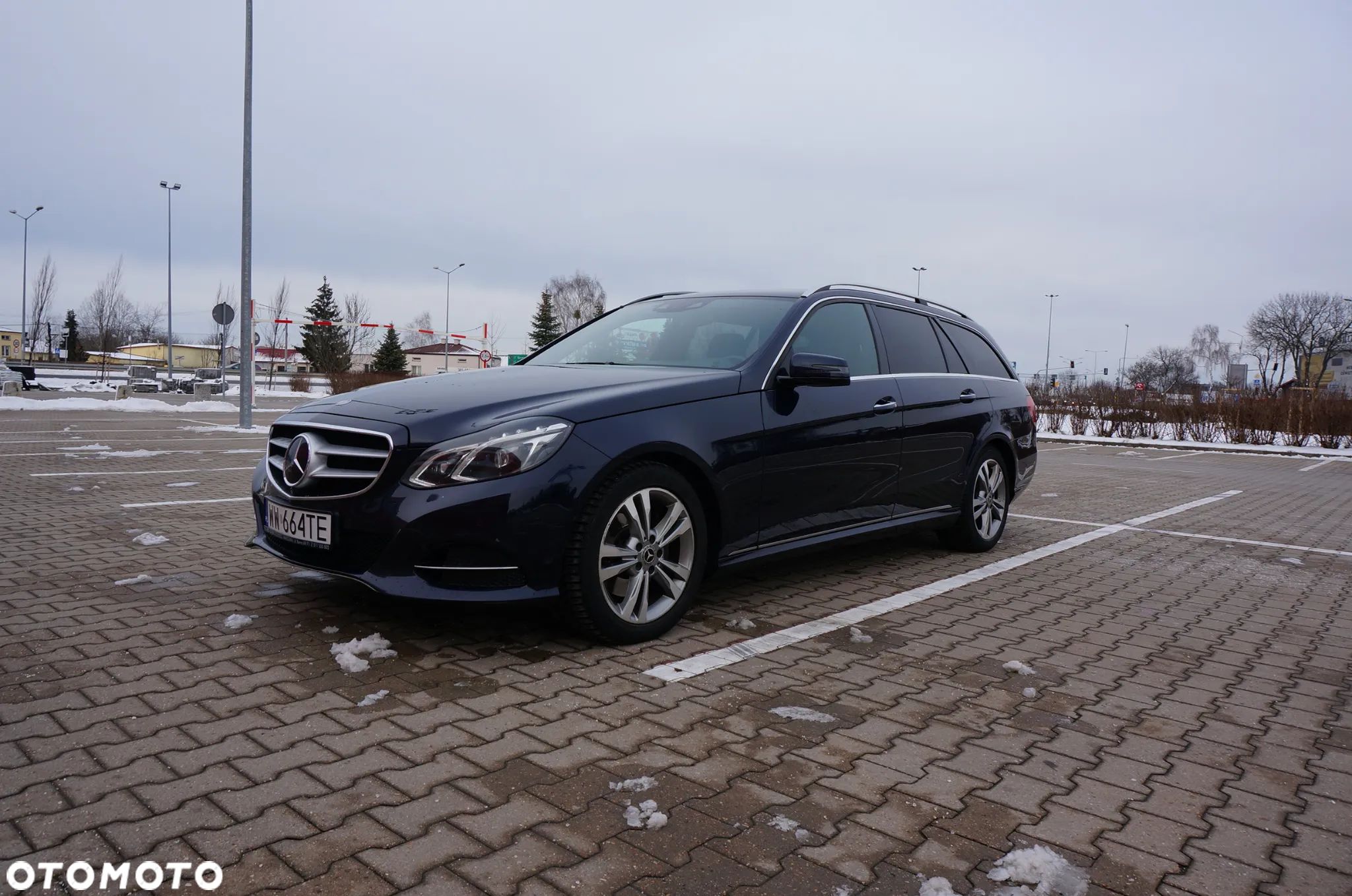 Mercedes-Benz Klasa E 300 BlueTec Hybrid - 1