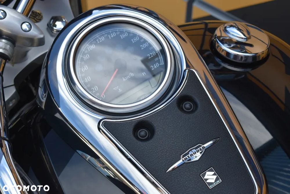 Suzuki Intruder - 23