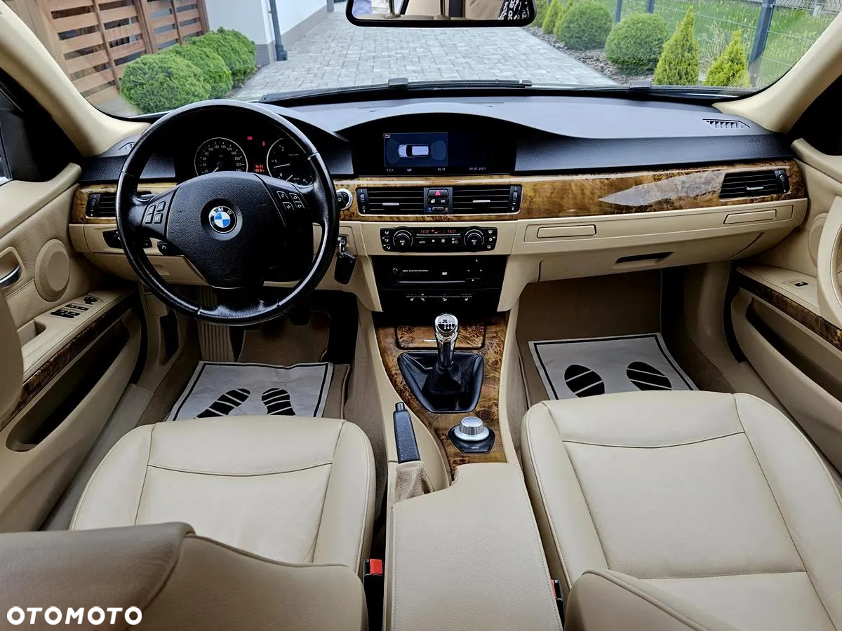 BMW Seria 3 330xd DPF Touring - 19