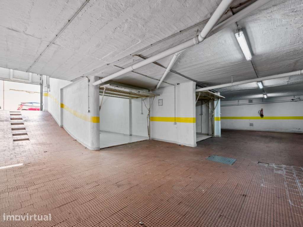 Armazém - Loja localizado no centro da Brandoa. - Grande imagem: 5/27