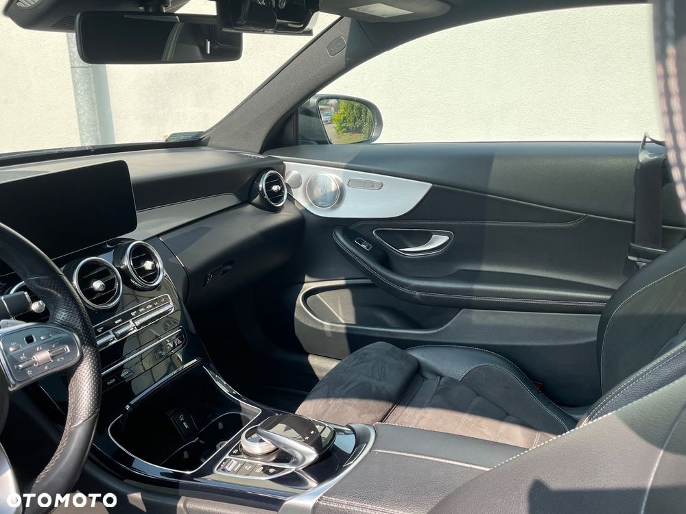 Mercedes-Benz Klasa C 200 4-Matic 9G-TRONIC - 22