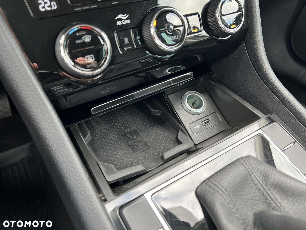 Skoda Superb 2.0 TDI SCR L&K DSG - 34
