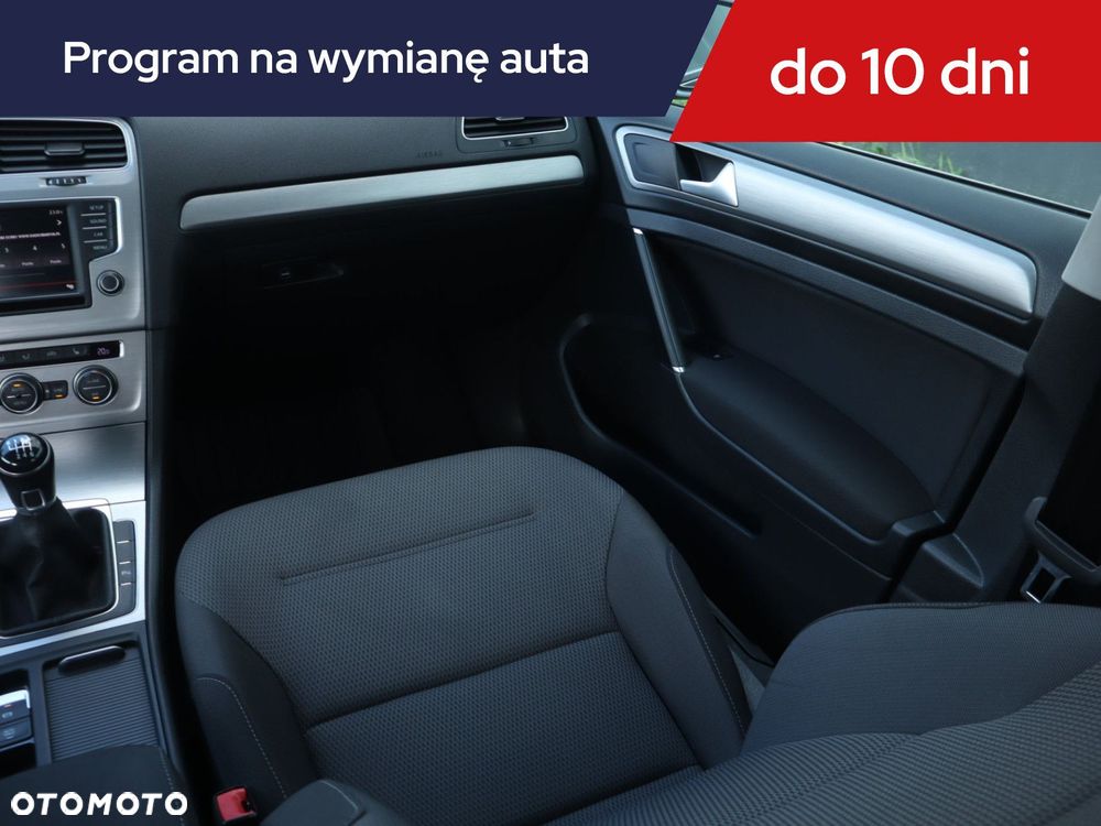 Volkswagen Golf - 10