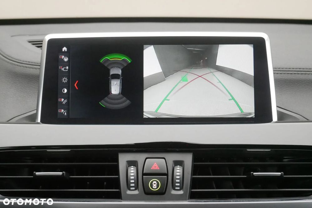BMW X1 sDrive18i Sport Line - 11