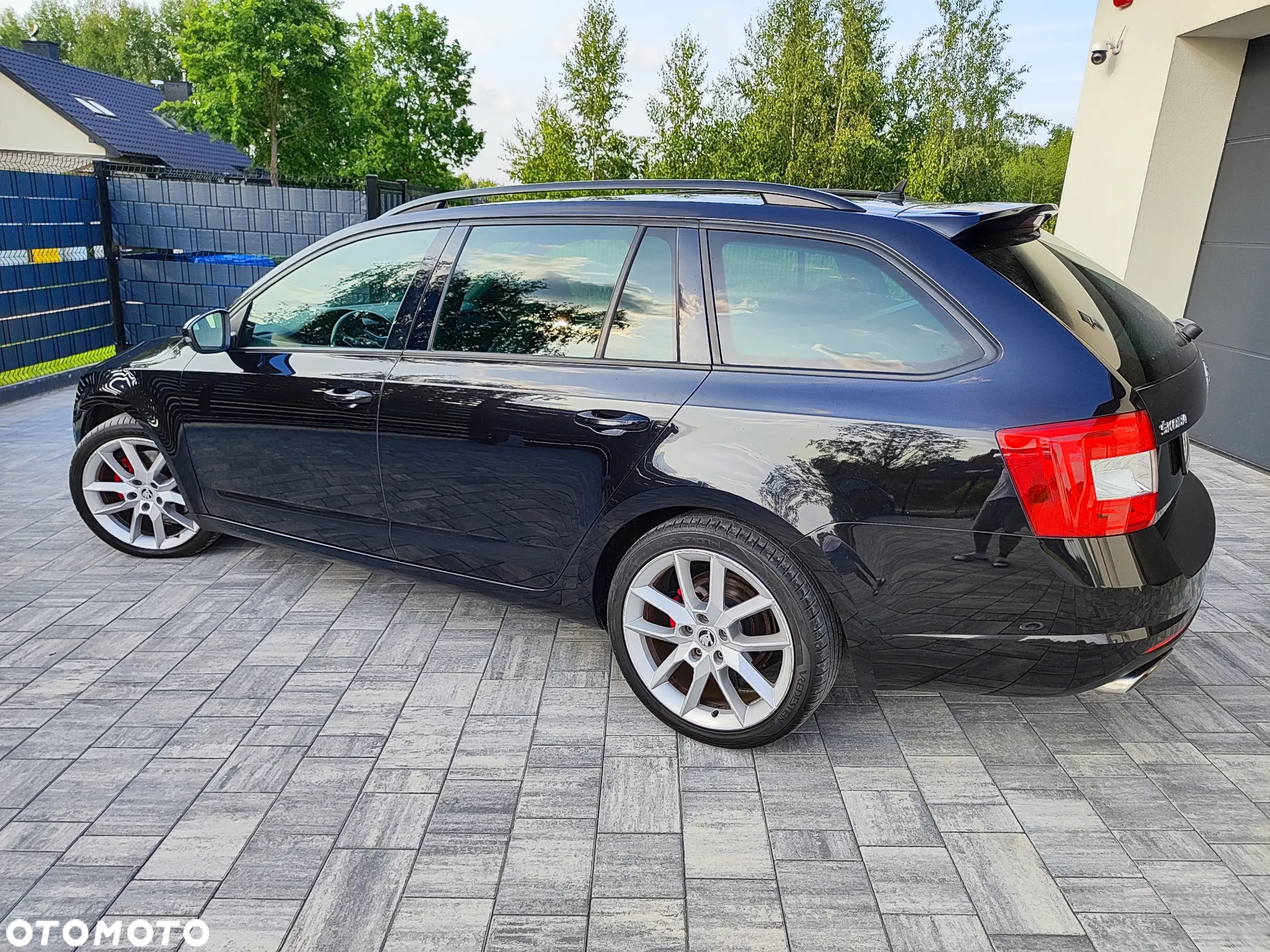 Skoda Octavia Combi 2.0 TDI DSG RS - 8