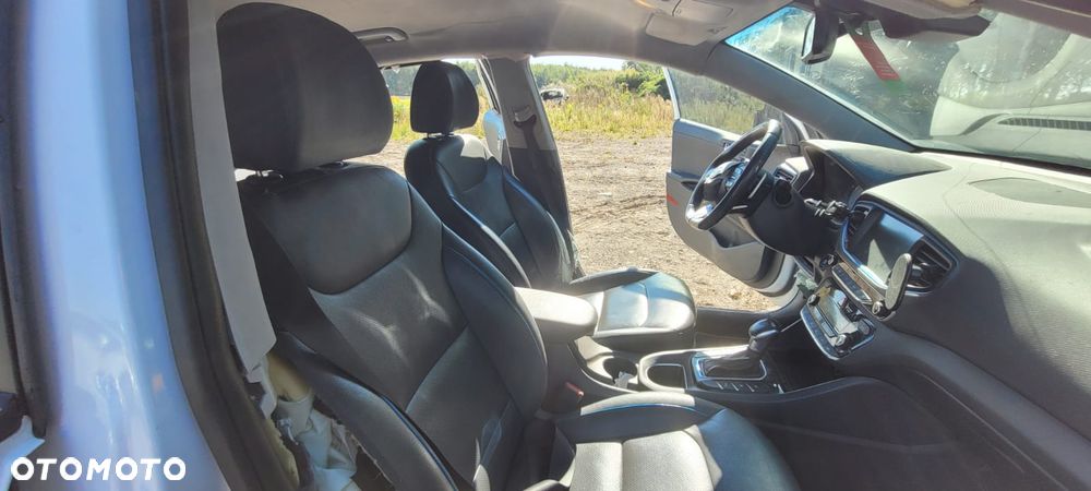 Hyundai IONIQ - 26