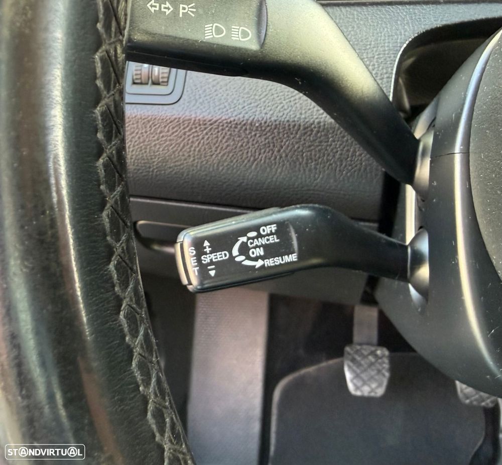 VW Passat Variant 2.0 TDi Highline - 14