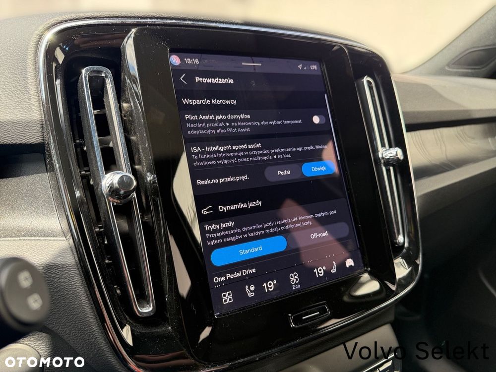 Volvo XC 40 - 23