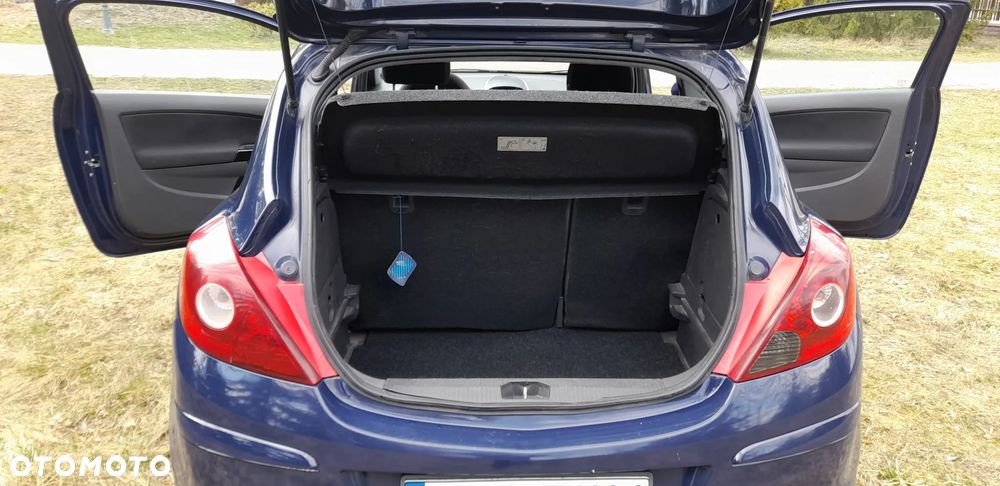 Opel Corsa 1.2 16V Essentia - 9