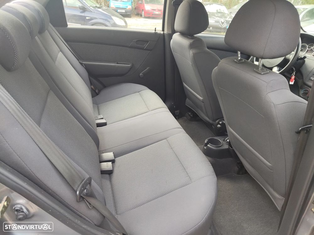 Chevrolet Aveo 1.2 LS - 13
