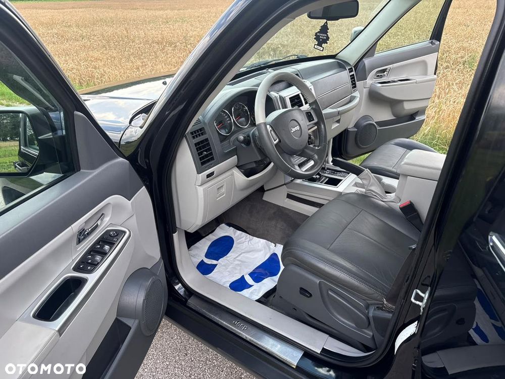 Jeep Cherokee - 20