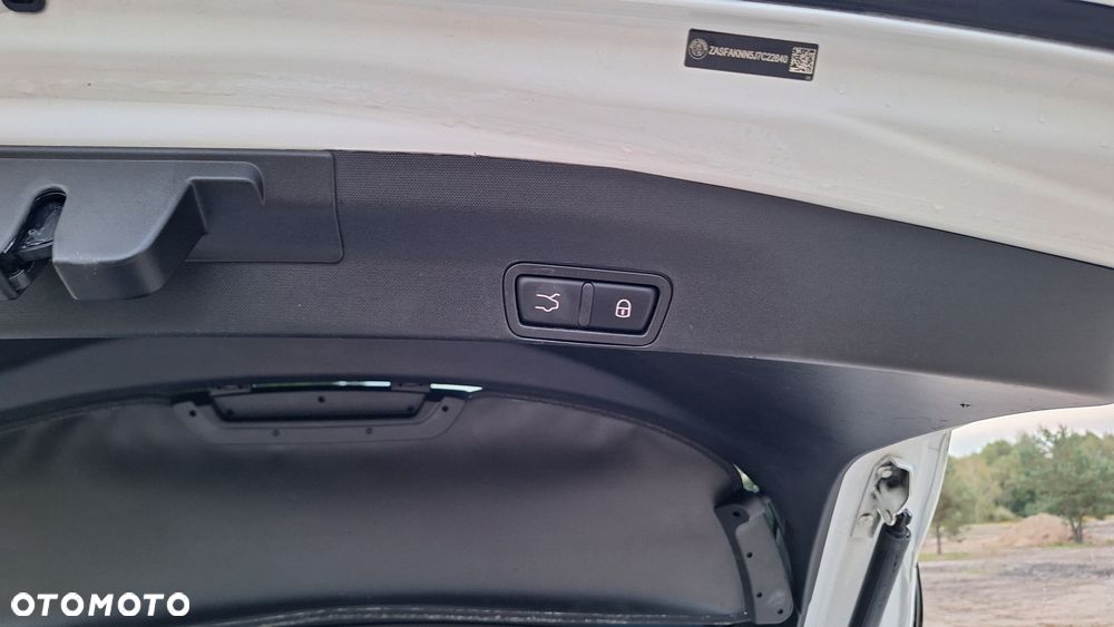 Alfa Romeo Stelvio 2.0 Turbo 16V AT8-Q4 Ti - 10