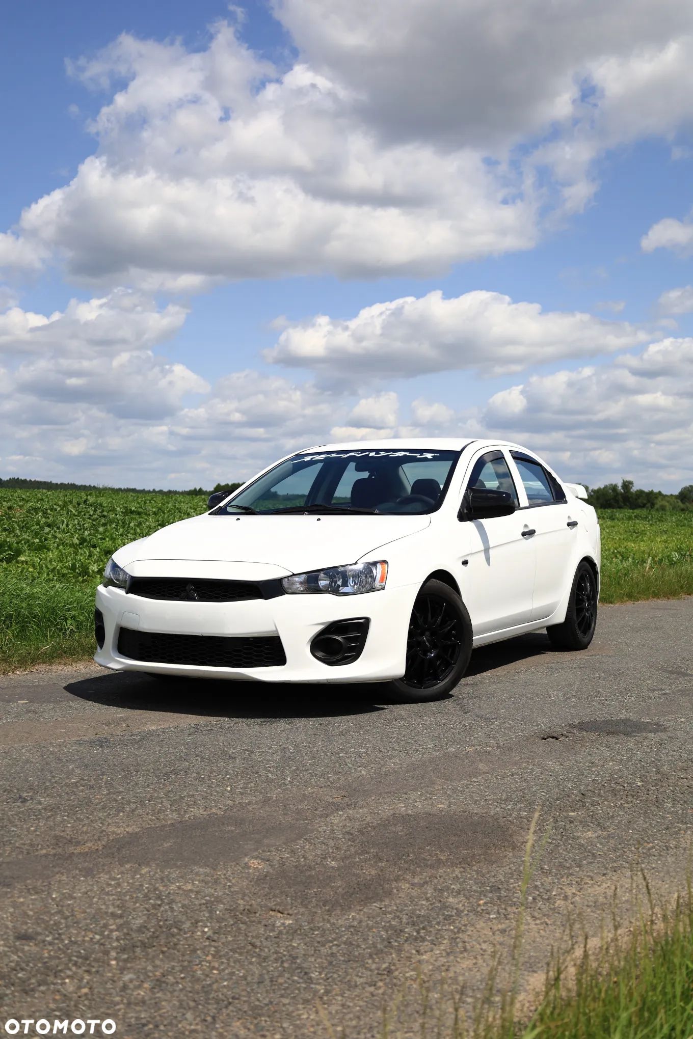 Mitsubishi Lancer 1.6 Invite - 1