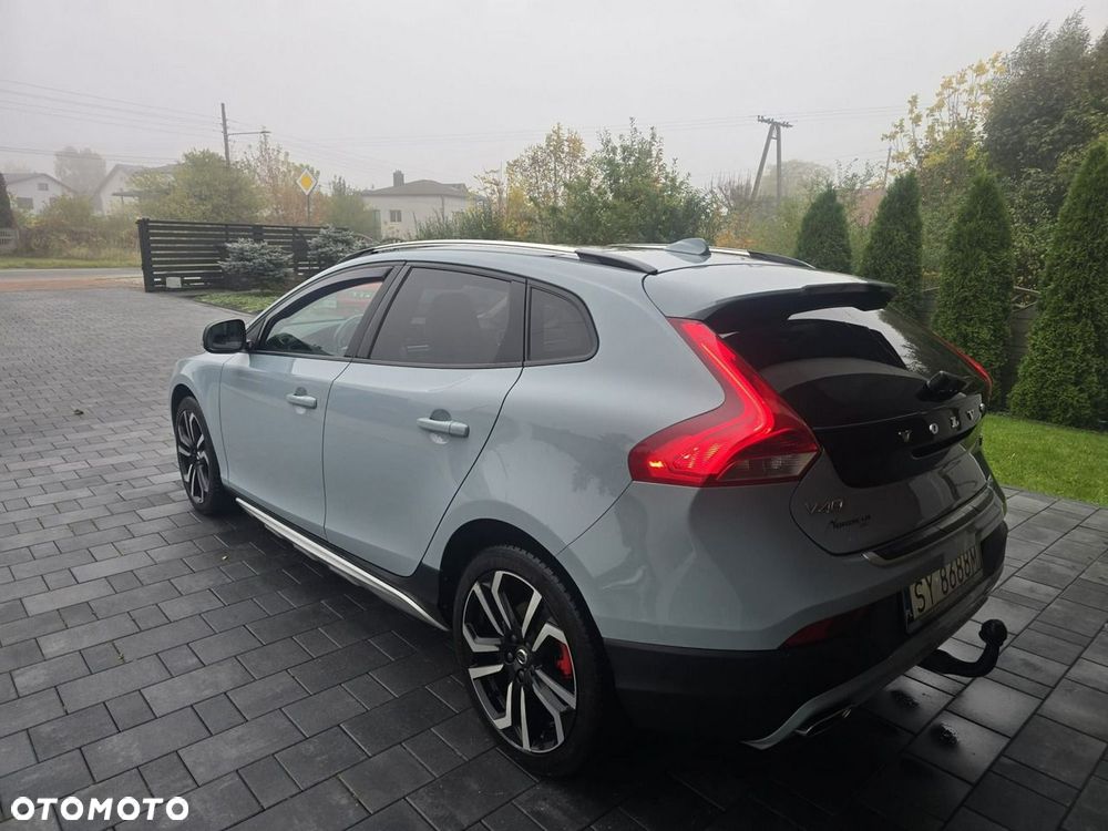 Volvo V40 Cross Country - 9