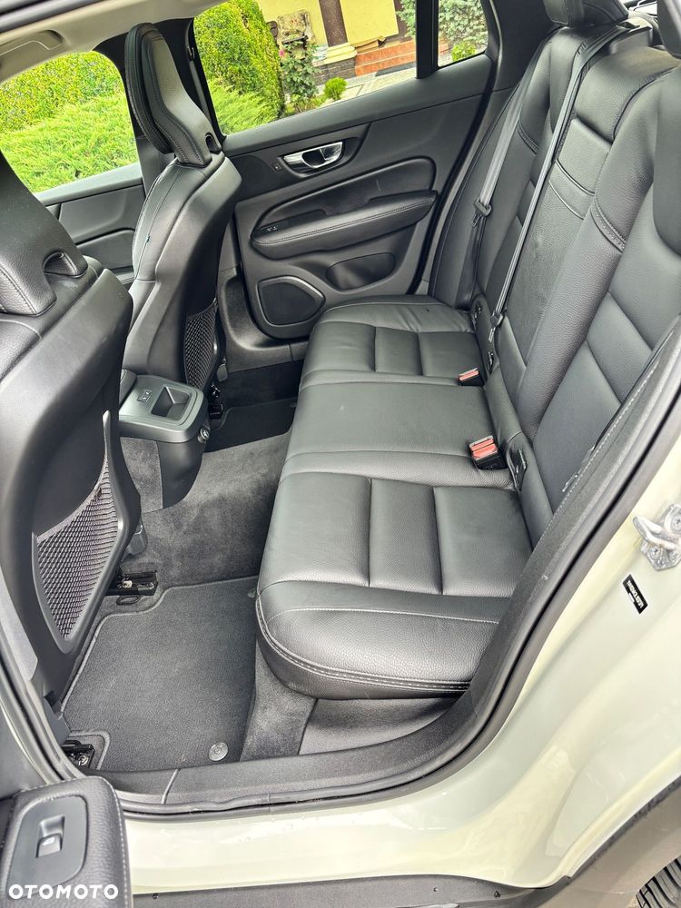 Volvo V60 Cross Country T5 AWD Geartronic - 21