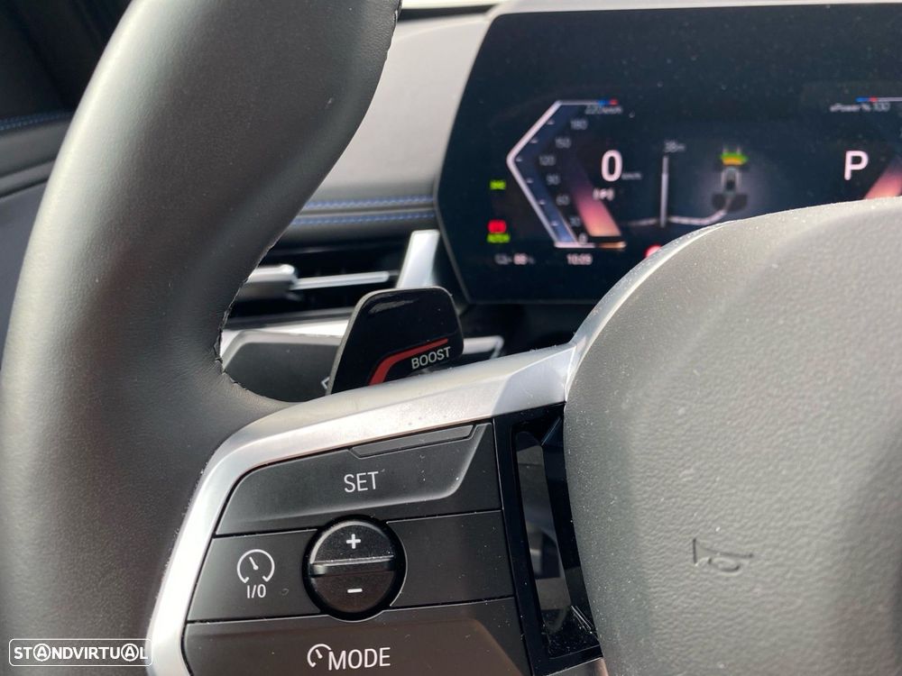 BMW iX1 eDrive20 Pack Desportivo M - 7