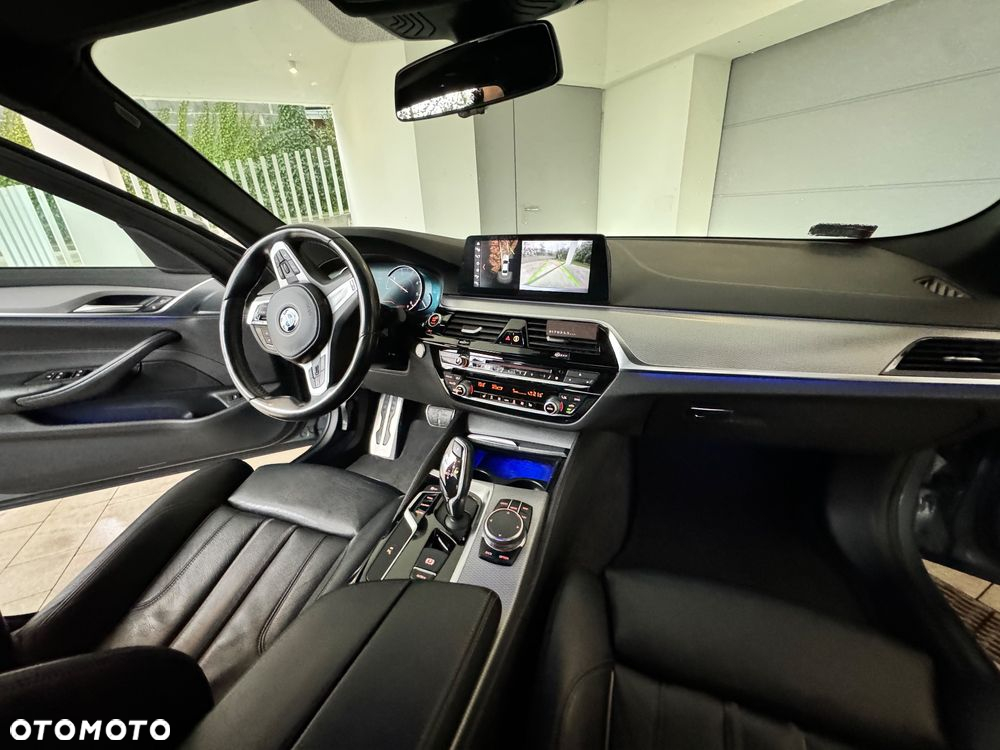BMW Seria 5 520d xDrive - 11