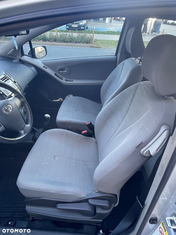 Toyota Yaris - 2