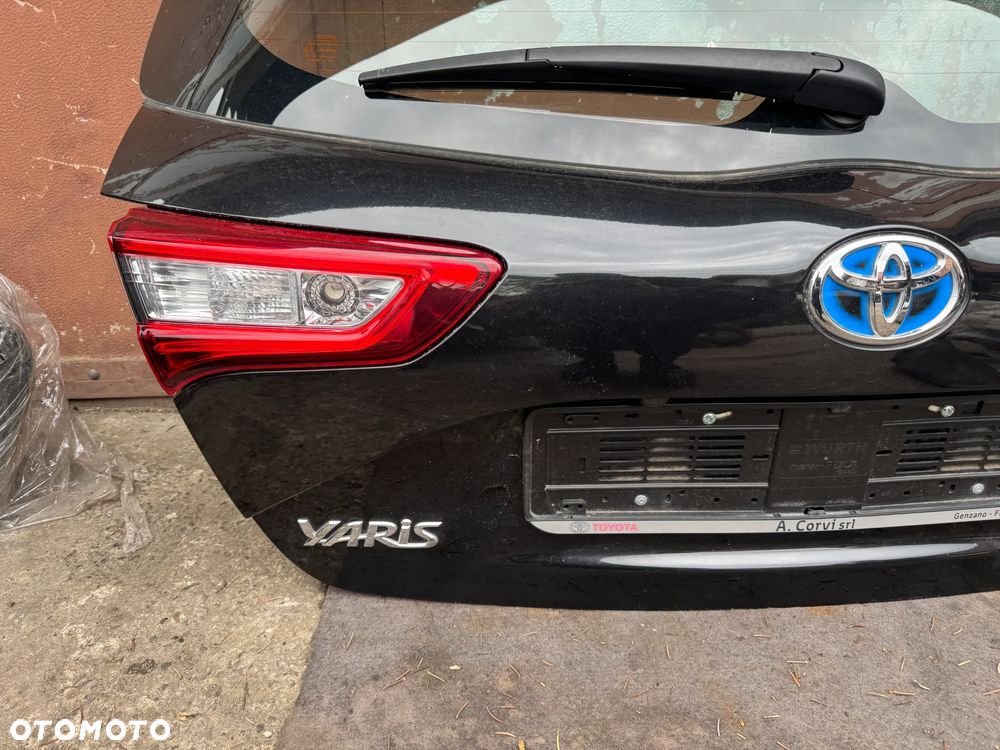 Klapa bagażnika kamera Toyota Yaris III lift 2019r kolor 209 OE - 3