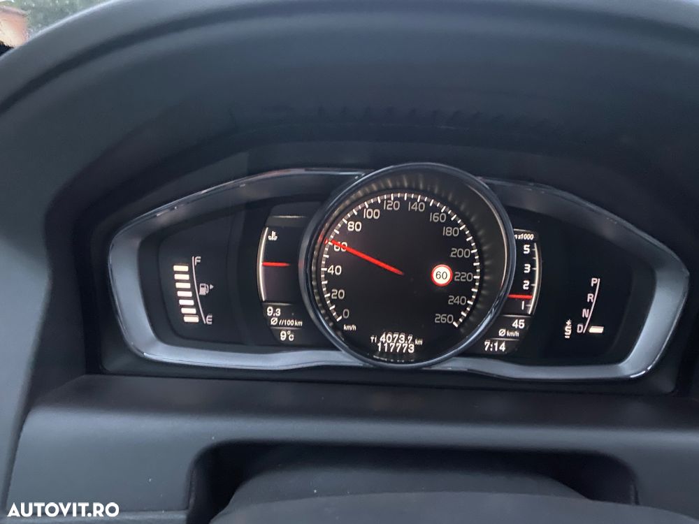 Volvo XC 60 D4AWD Kinetic - 7