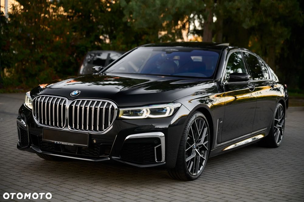 BMW Seria 7 730d xDrive mHEV - 12
