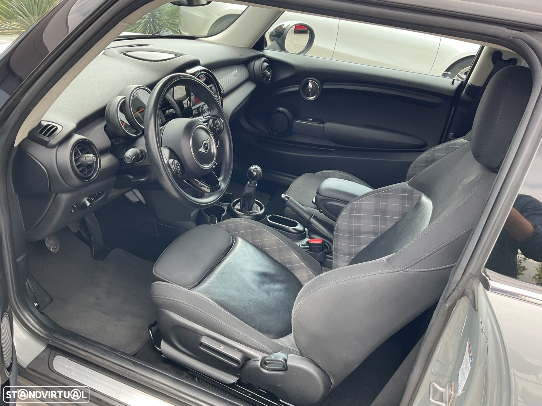 MINI 3 Portas Cooper D - 22