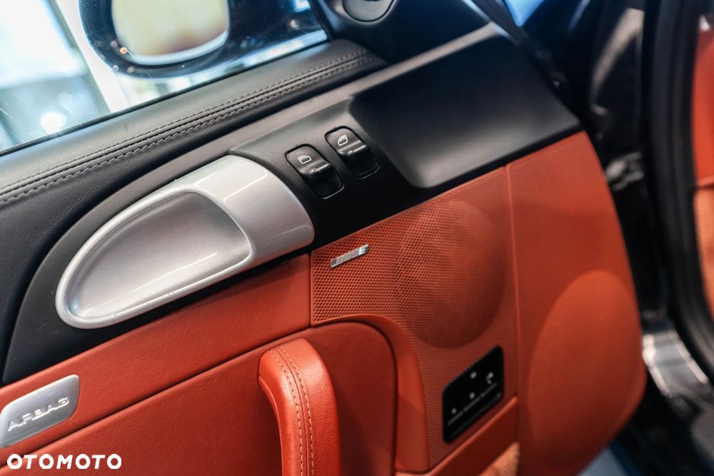 Porsche 911 Turbo Tiptronic S - 26