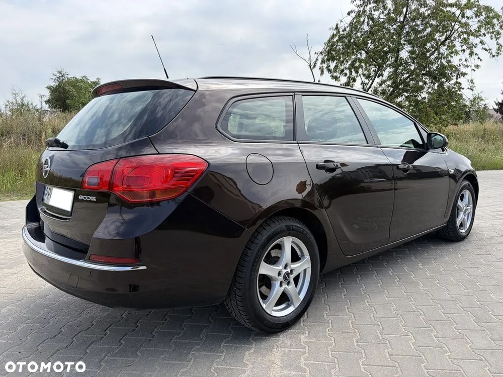 Opel Astra 2013 photo 5