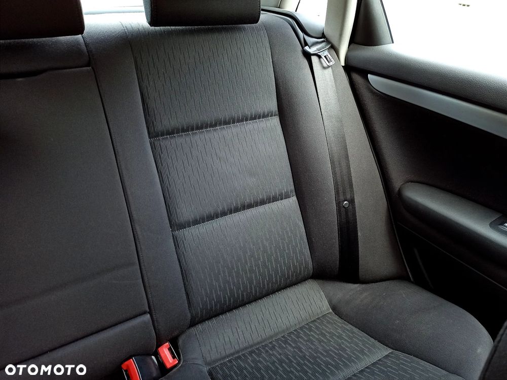 Audi A4 Limousine 2.0 TDI DPF - 9