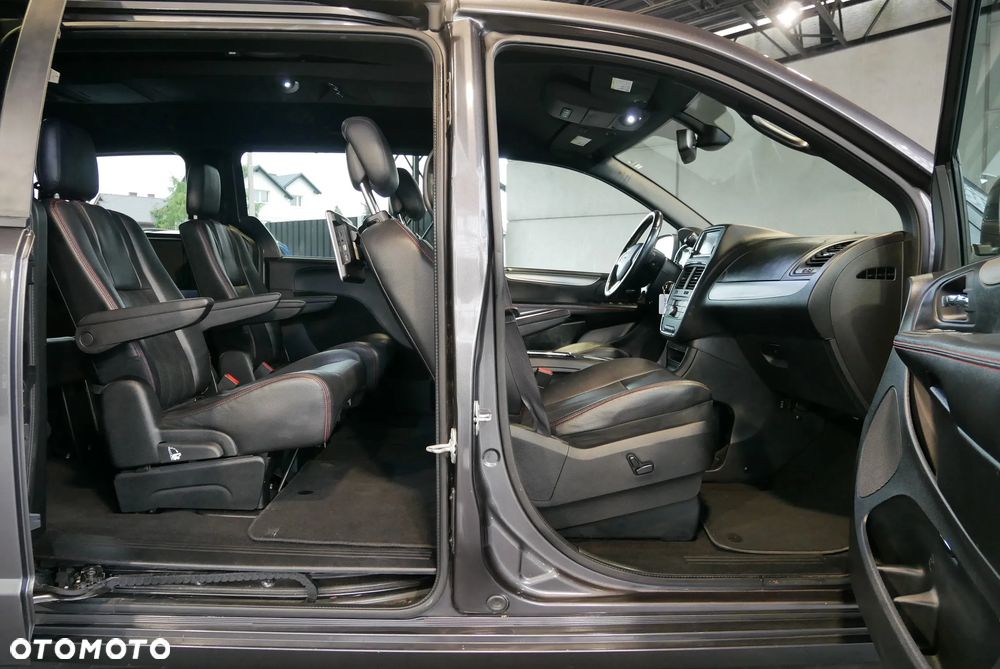Dodge Grand Caravan - 9
