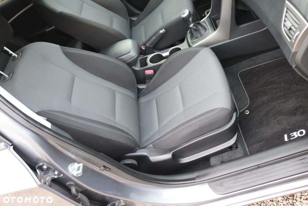 Hyundai i30 1.4 Intro Edition - 27