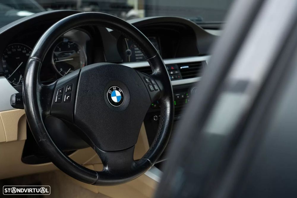 BMW 318 d Pack M - 8