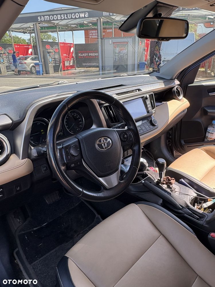 Toyota RAV4 - 6