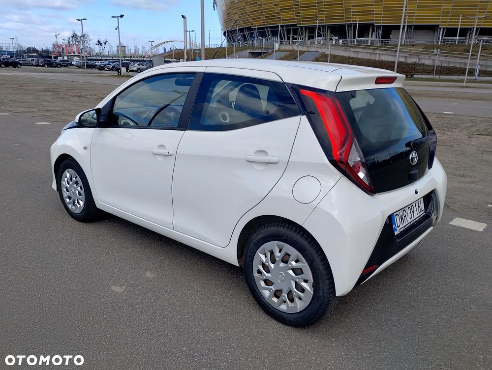 Toyota Aygo x-play - 3