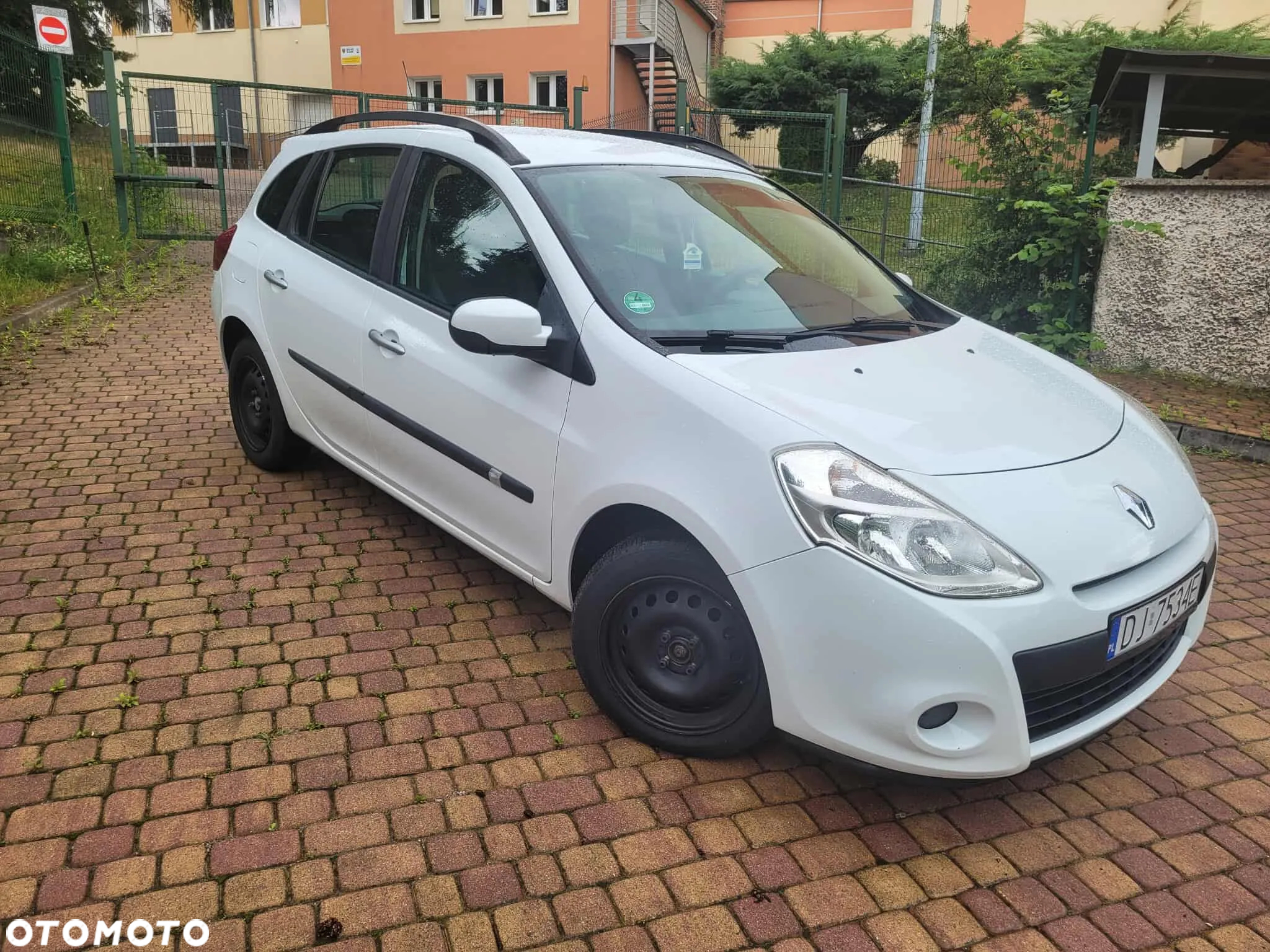 Renault Clio 1.2 16V 75 Grandtour Expression - 8