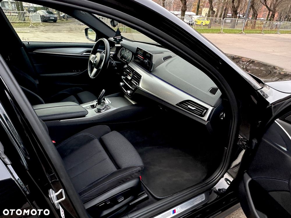 BMW Seria 5 530e iPerformance M Sport sport - 10
