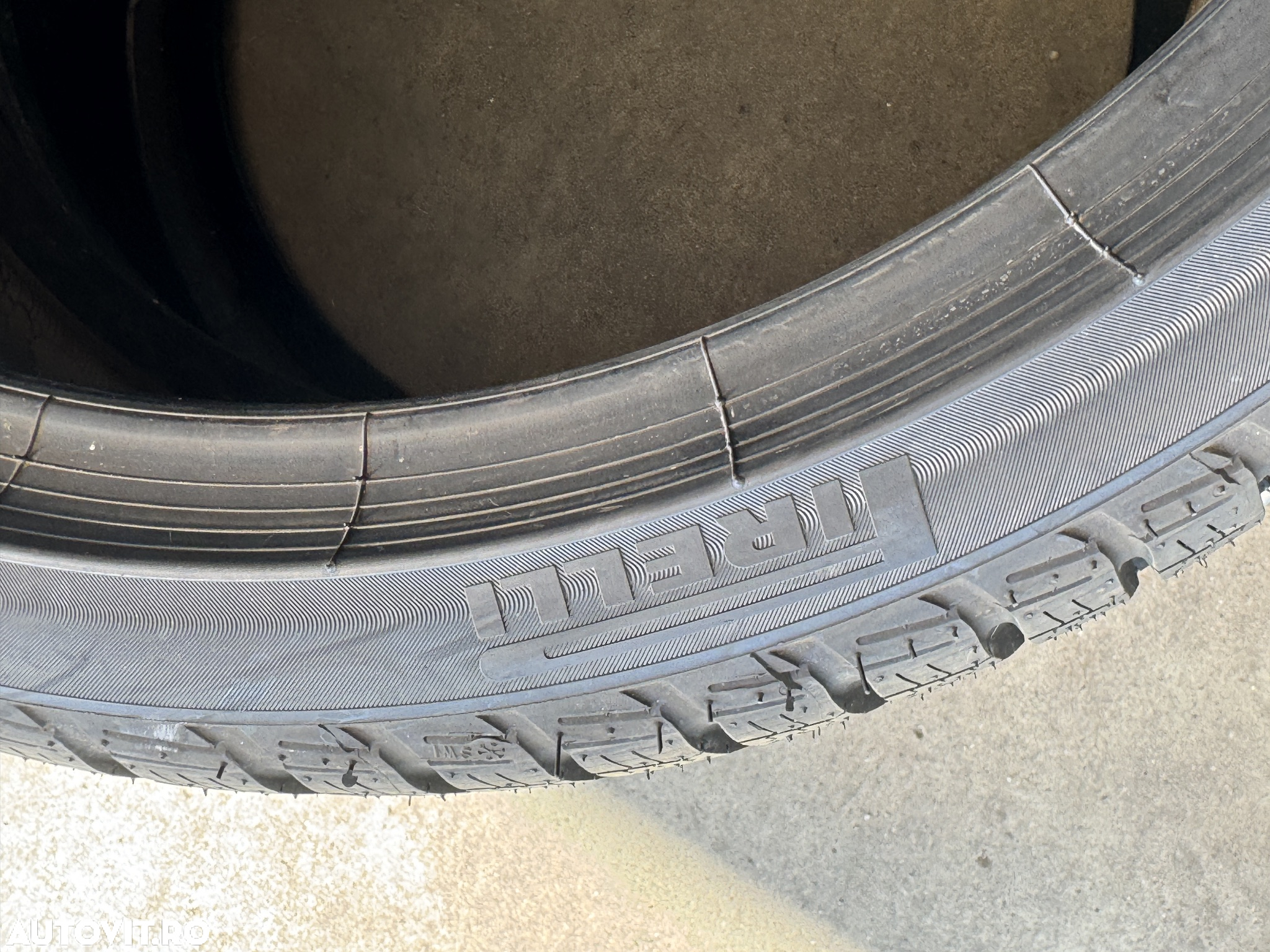 Vând 2 anvelope 245/35/19 Pirelli de iarnă noi cu runflat - 4
