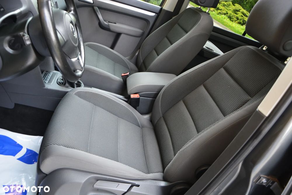 Volkswagen Touran 2.0 TDI DPF BlueMotion Technology Highline - 18