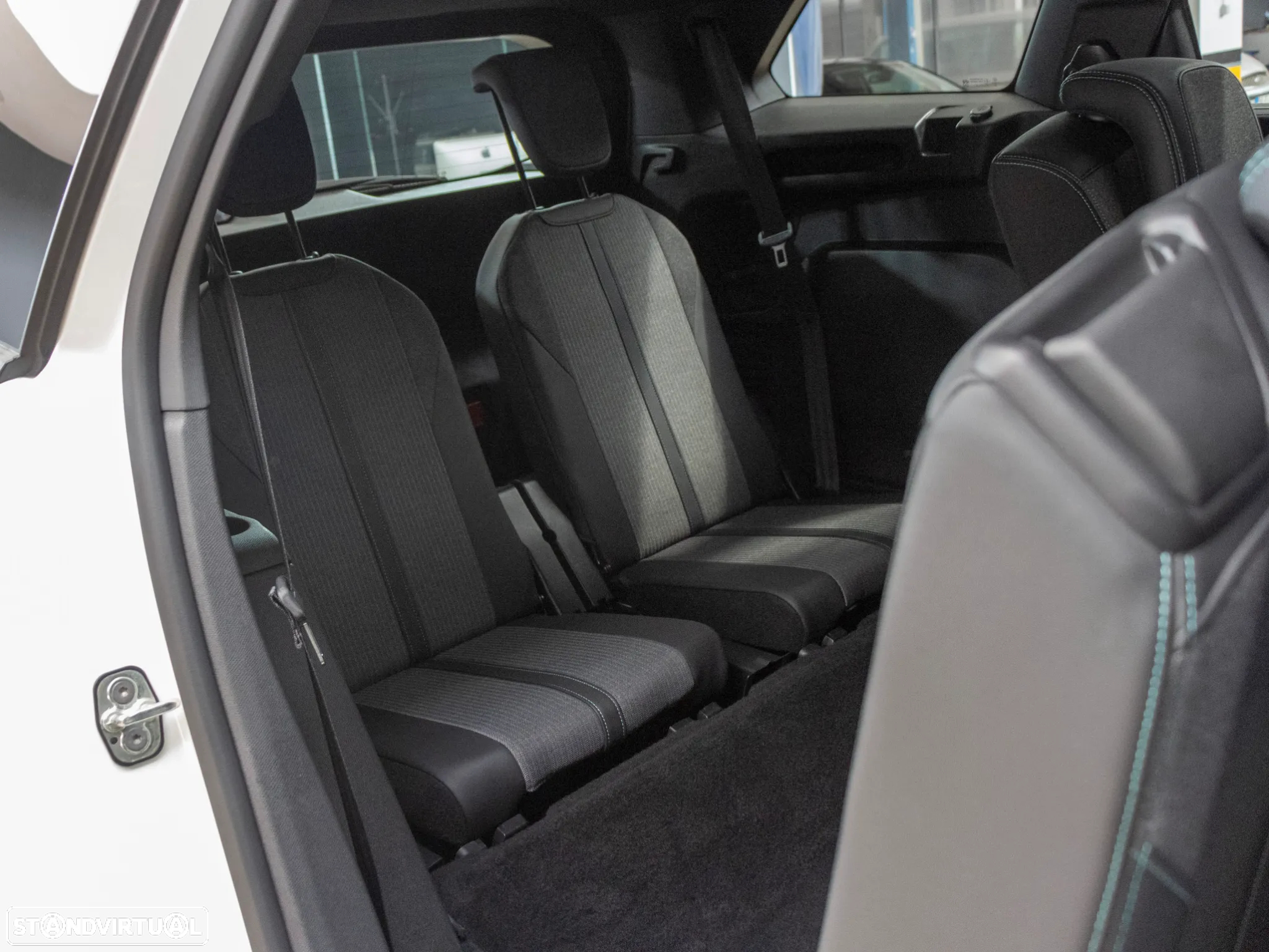 Peugeot 5008 1.2 PureTech Allure EAT8 - 11