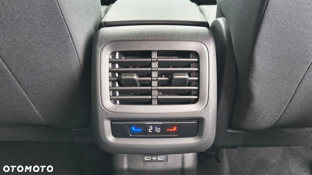 Volkswagen T-Roc - 29