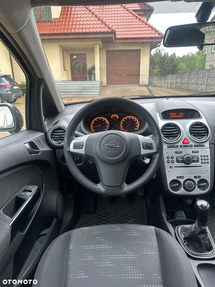 Opel Corsa 1.2 16V Essentia - 12