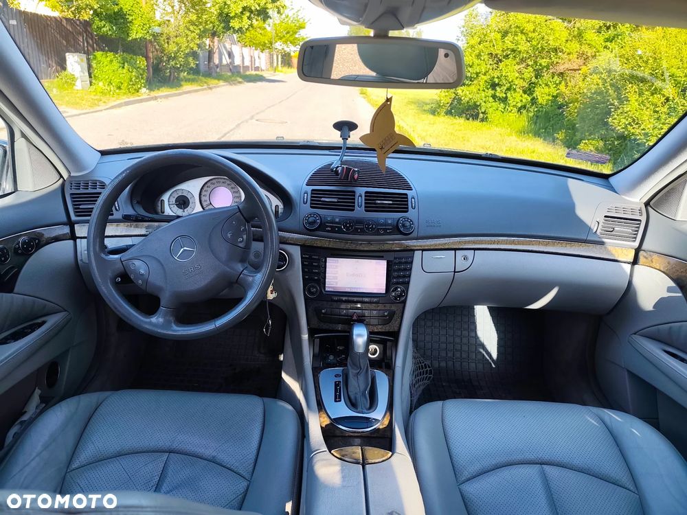 Mercedes-Benz Klasa E 320 T Avantgarde - 14