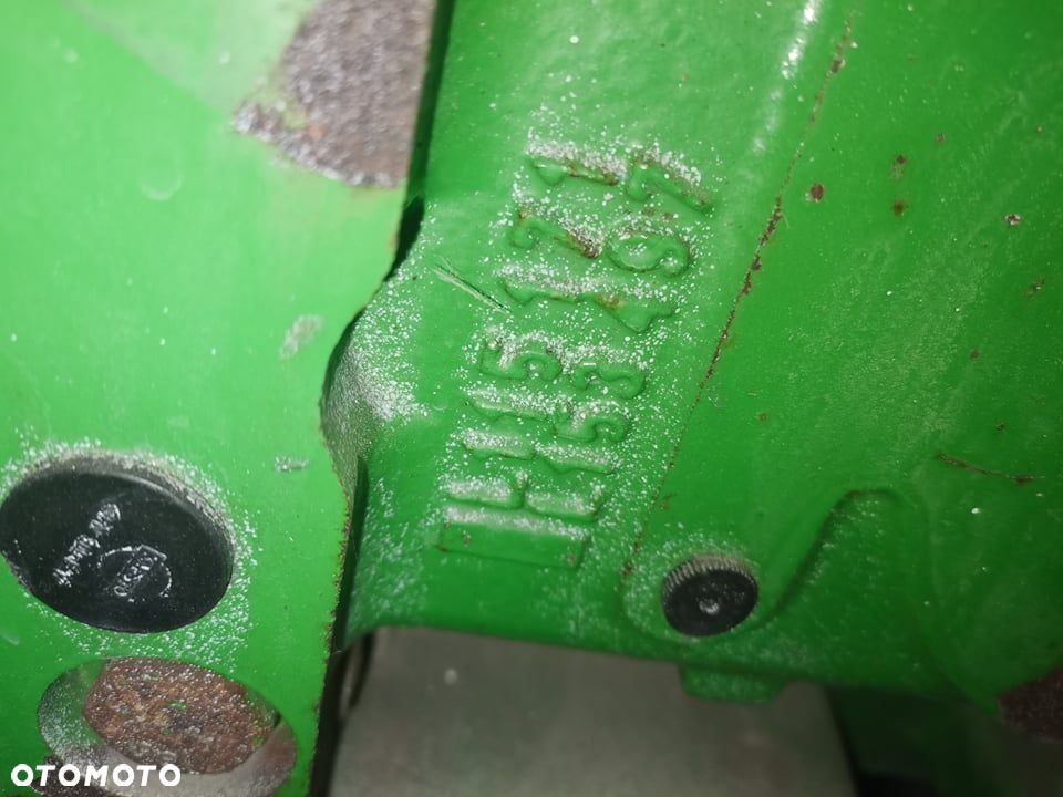 John Deere 6220 {WOM tylny z obudową L153497} - 6