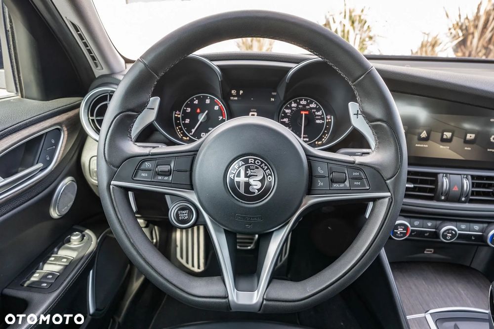 Alfa Romeo Giulia 2.0 Turbo 16V AT8 Veloce Ti - 22