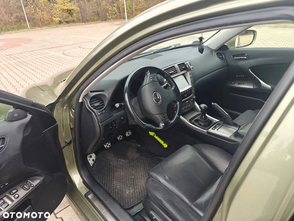 Lexus IS 220d - 5