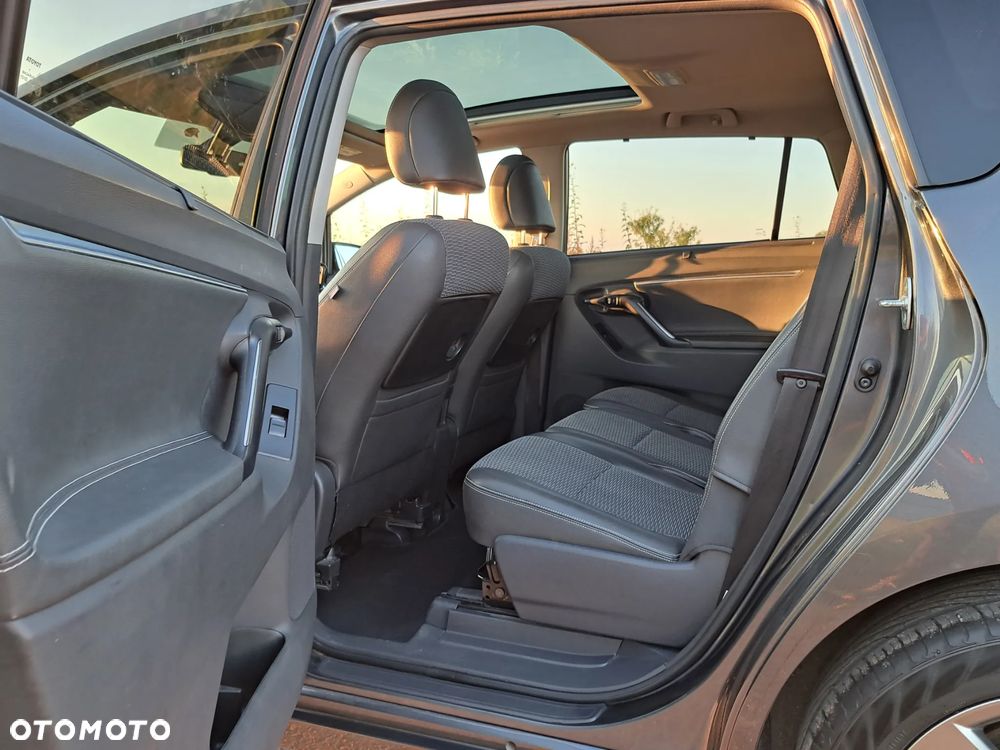 Toyota Verso 1.6 D-4D Prestige - 19