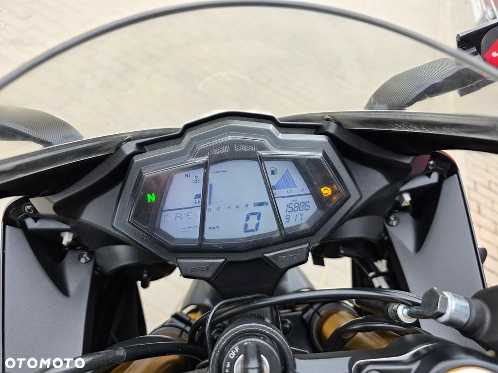 Yamaha YZF - 17