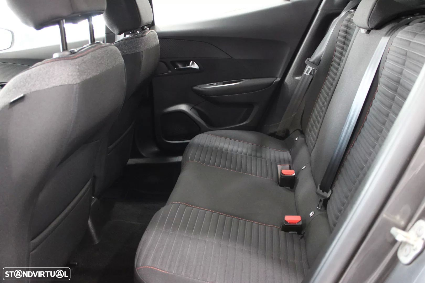 Peugeot 2008 1.2 PureTech Active Pack - 7